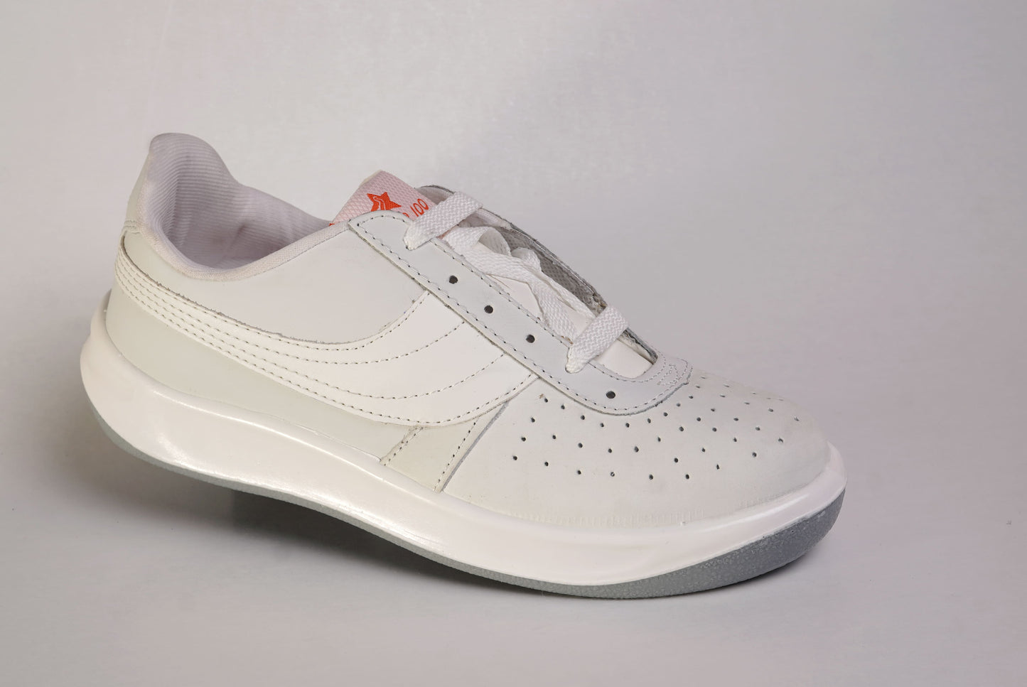 Silver Star Racer 102 Men’s Sneakers – Lightweight Everyday Shoes (Black & White)