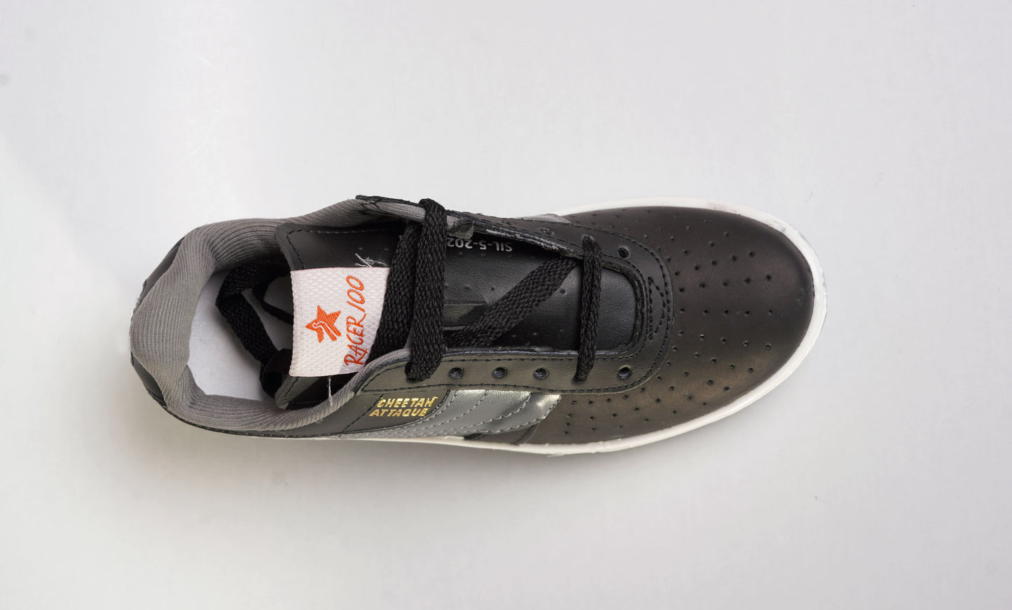 Silver Star Racer 102 Men’s Sneakers – Lightweight Everyday Shoes (Black & White)