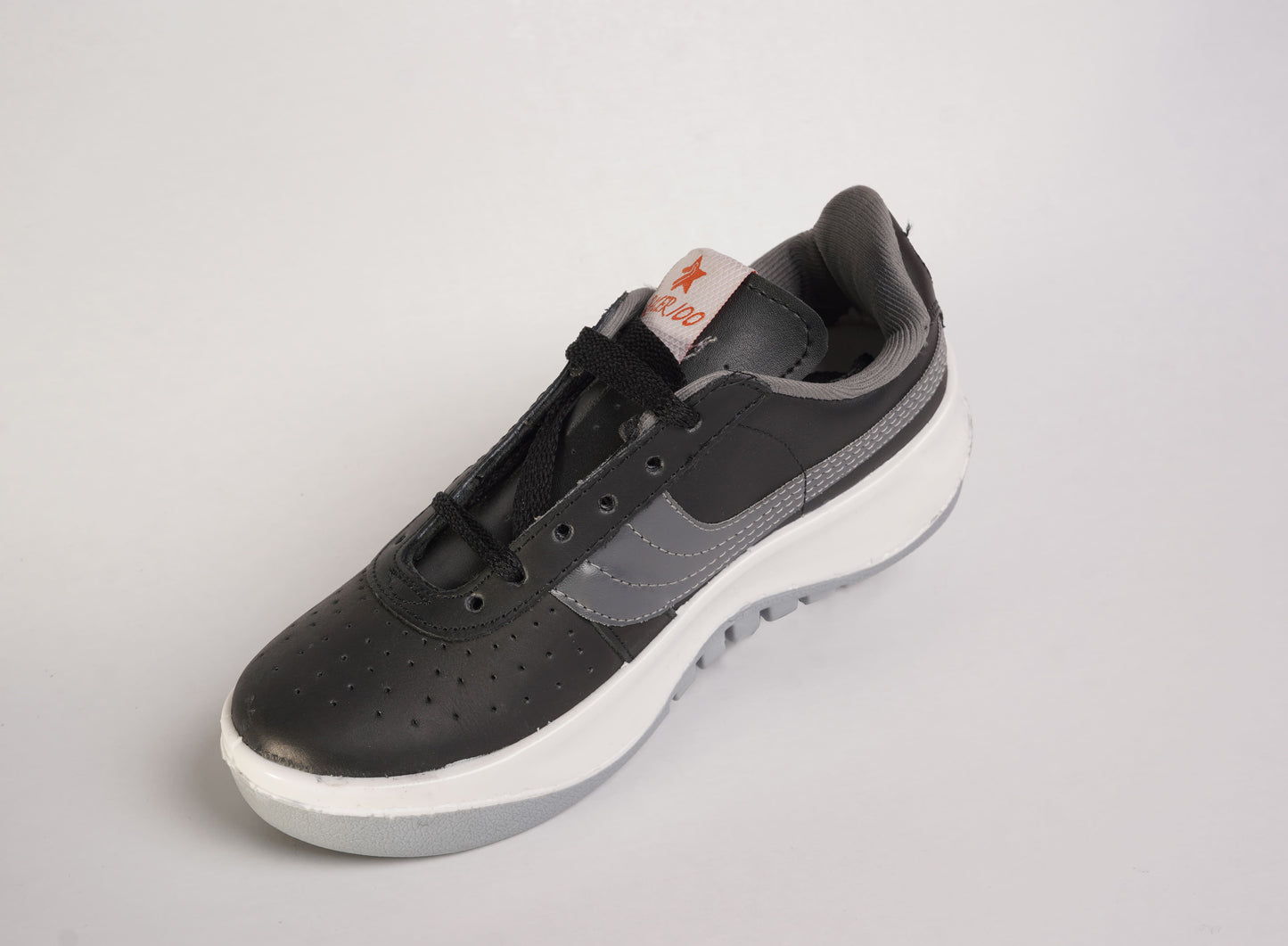 Silver Star Racer 102 Men’s Sneakers – Lightweight Everyday Shoes (Black & White)