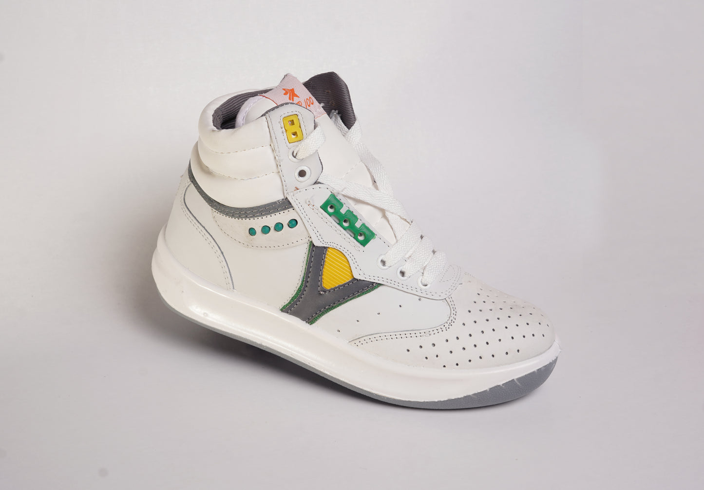 2 Silver Star Racer 100 Men’s Sneakers – Lightweight Casual Shoes (White Variants)