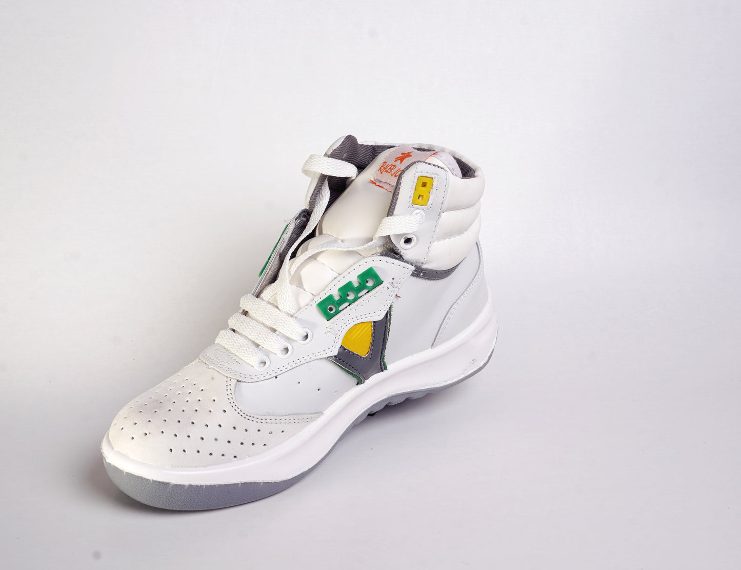 2 Silver Star Racer 100 Men’s Sneakers – Lightweight Casual Shoes (White Variants)